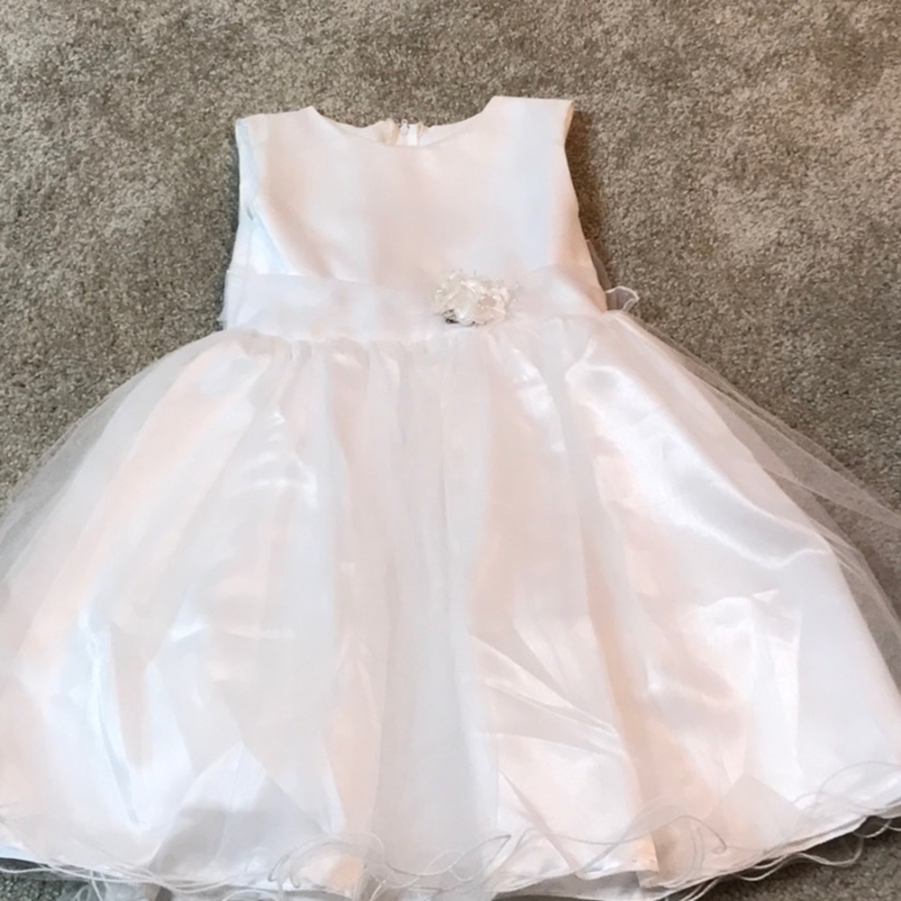Preowned Girls First Holy Communion or Flower Girl Dress - 6-6X